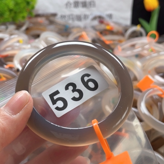 玛瑙/玉髓手镯未镶嵌