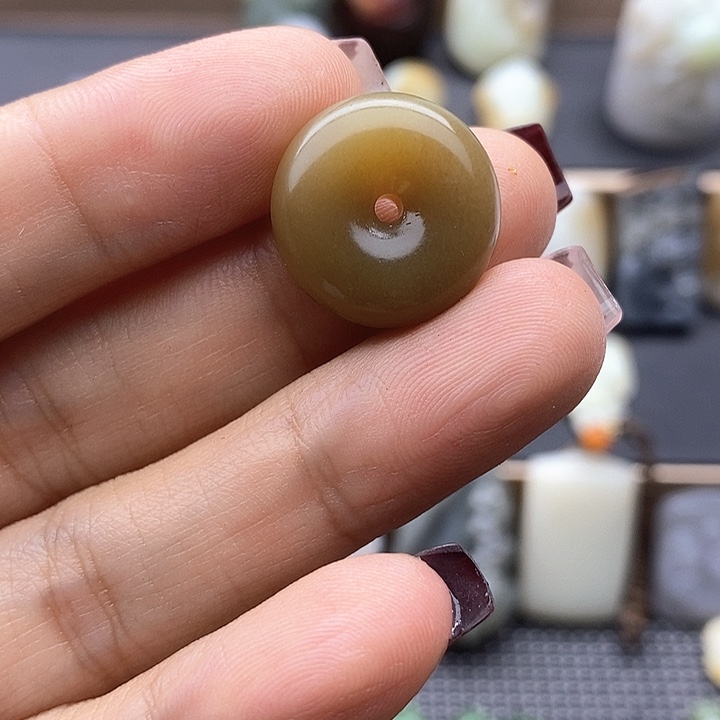 颈饰未镶嵌和田玉（糖玉）晨*