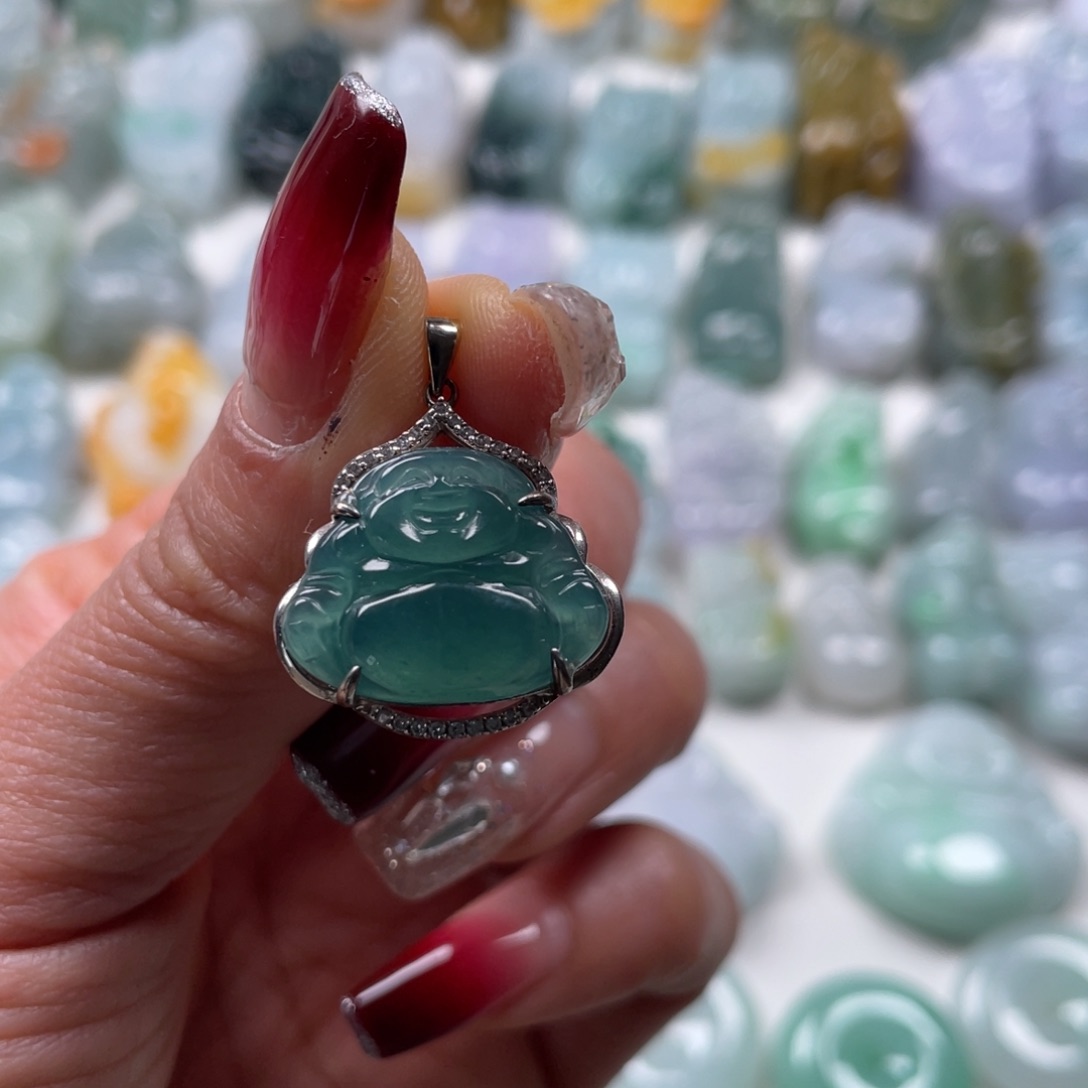 翡翠吊坠(赠链)未镶嵌