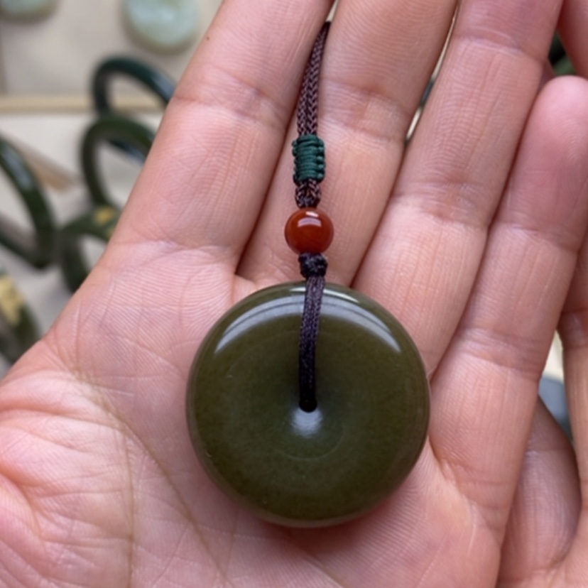 【闪购商品】和田玉挂件足铂镶嵌行***闲