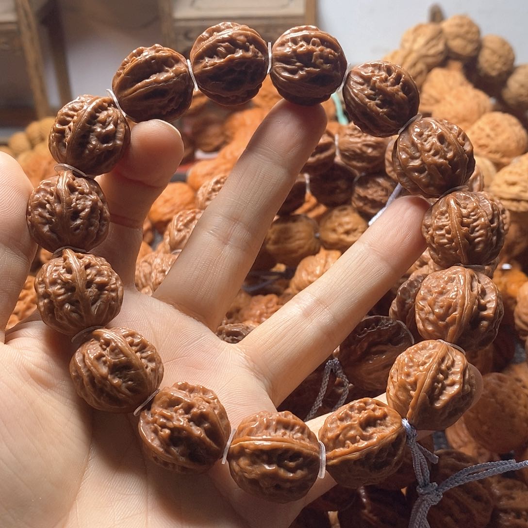 文玩核桃吊坠卢*诚京八棱