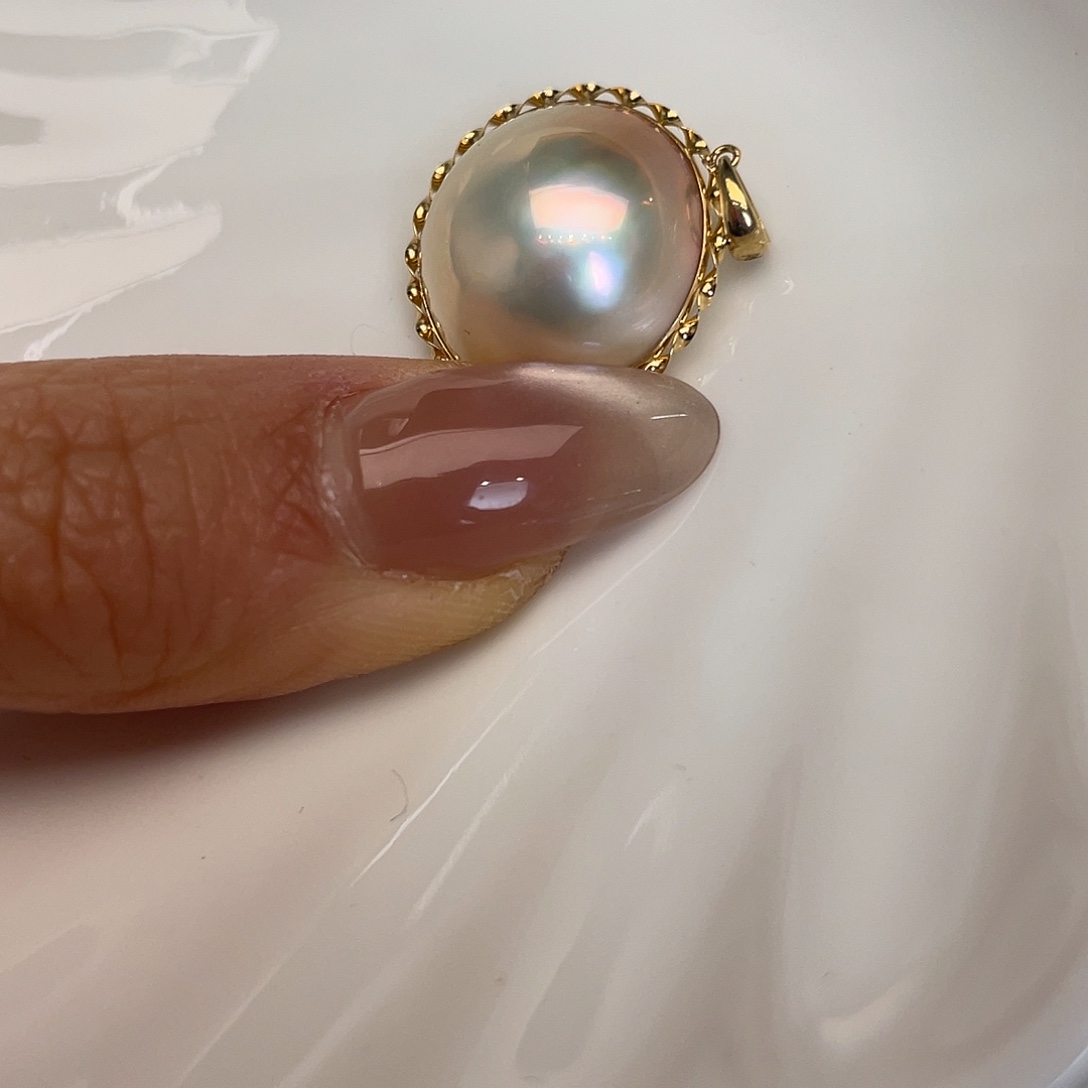 拼合珍珠（马贝珠）吊坠(不含链)18K金镶嵌