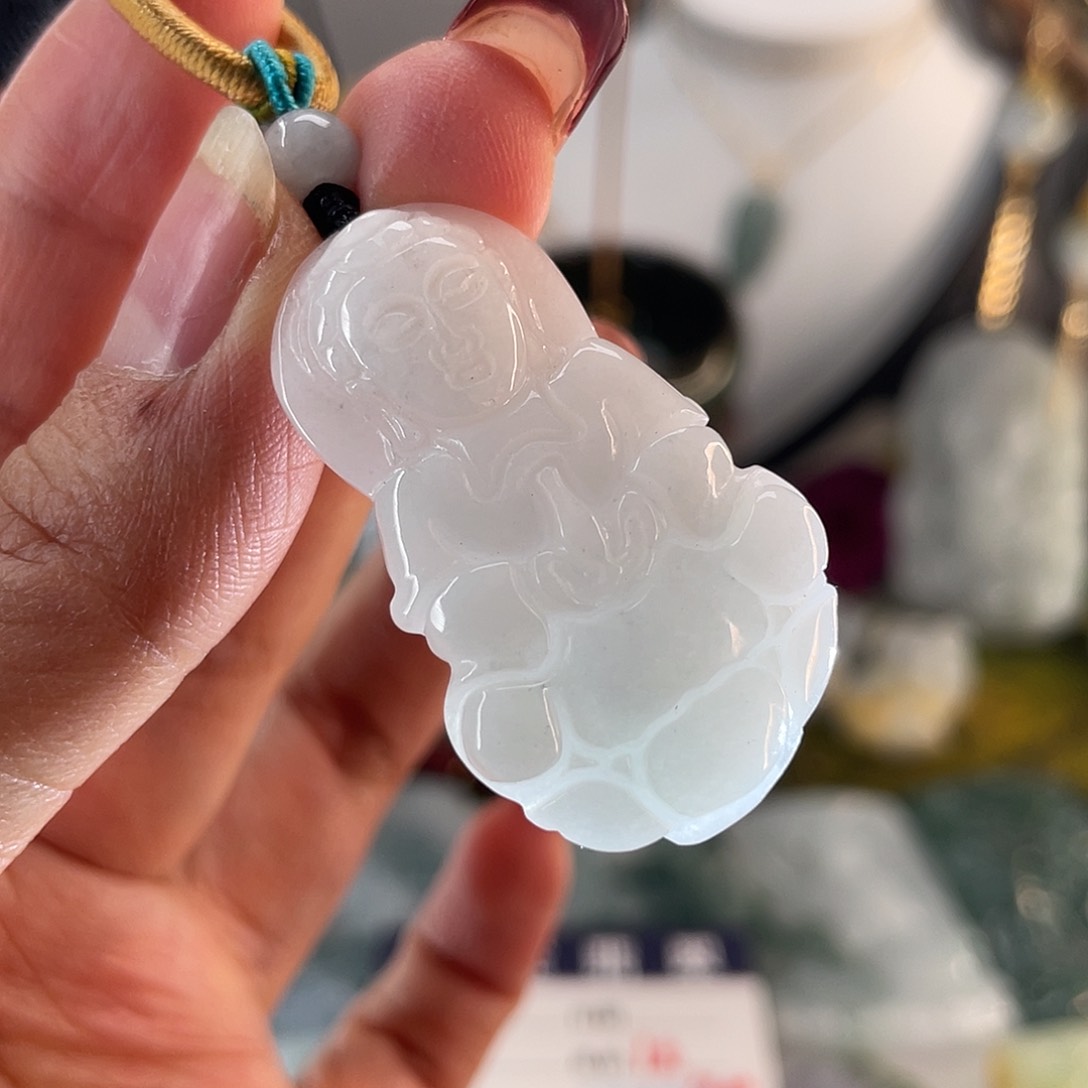 翡翠颈饰未镶嵌观音