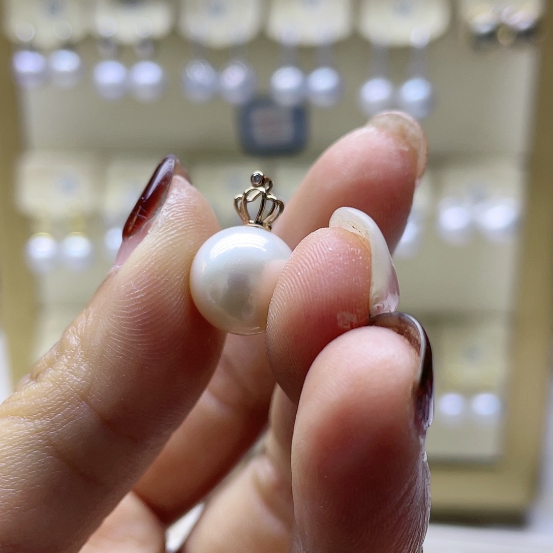 淡水珍珠颈饰18K金镶嵌