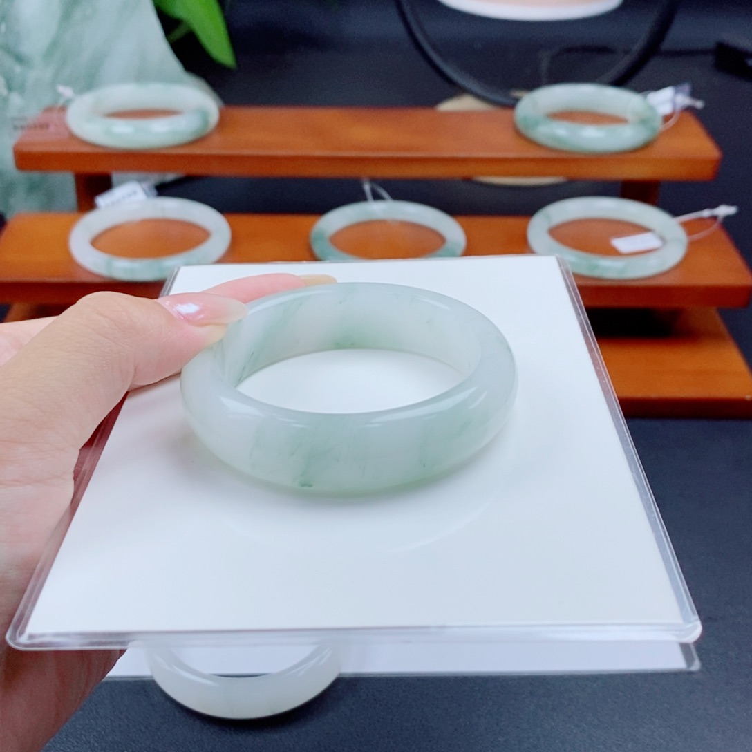 石英质玉手镯未镶嵌晓*