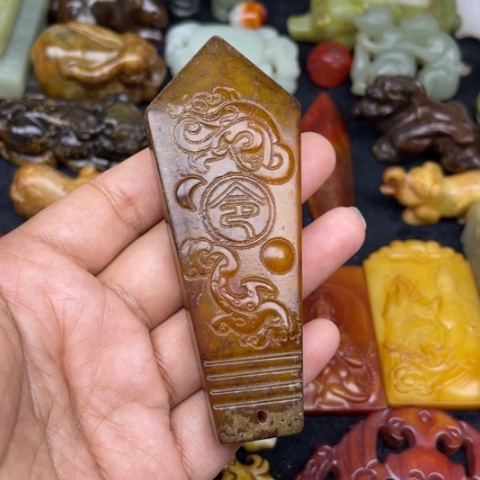 蛇纹石玉未镶嵌颈饰13
