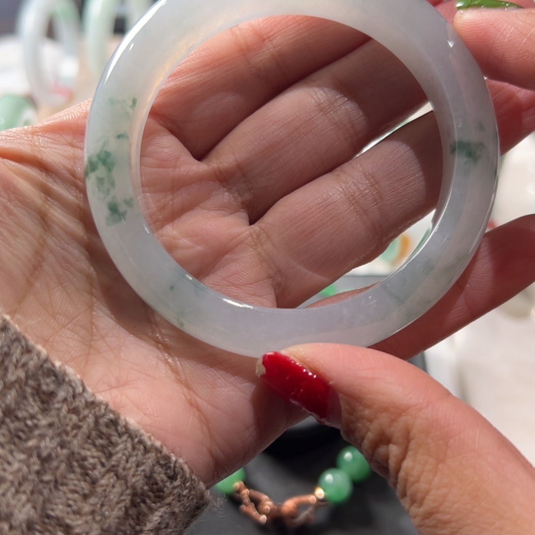 翡翠手镯（圆镯）未镶嵌