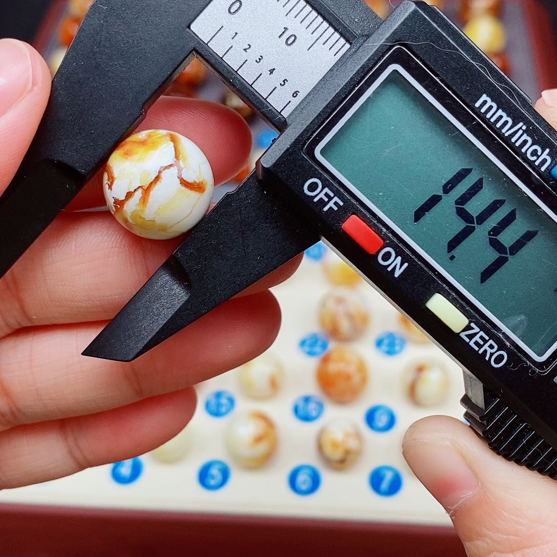 未镶嵌蜜蜡裸石蜜蜡