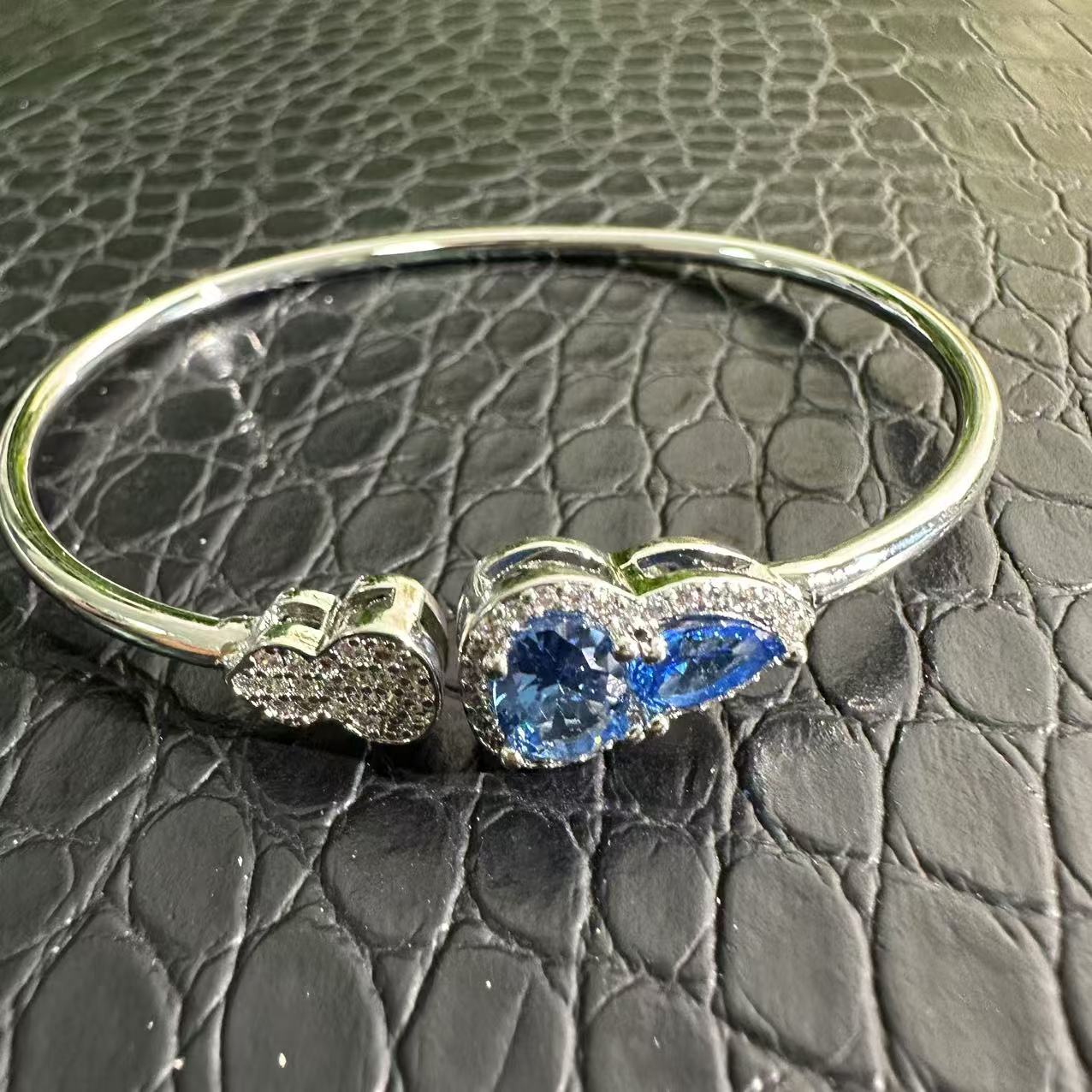 W-250精美时尚手镯多样性发一件