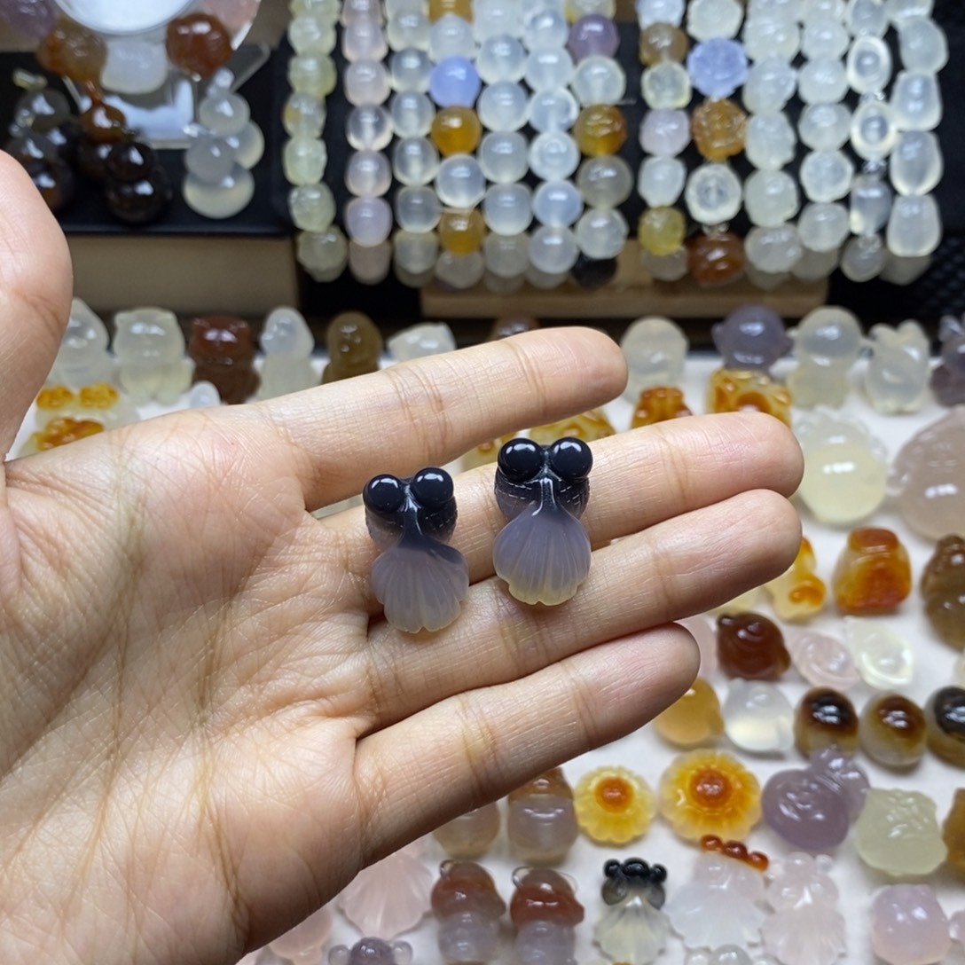 哆***多玛瑙/玉髓未镶嵌颈饰