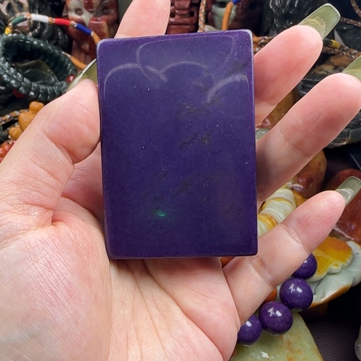 透闪石质玉未镶嵌珠宝奇石