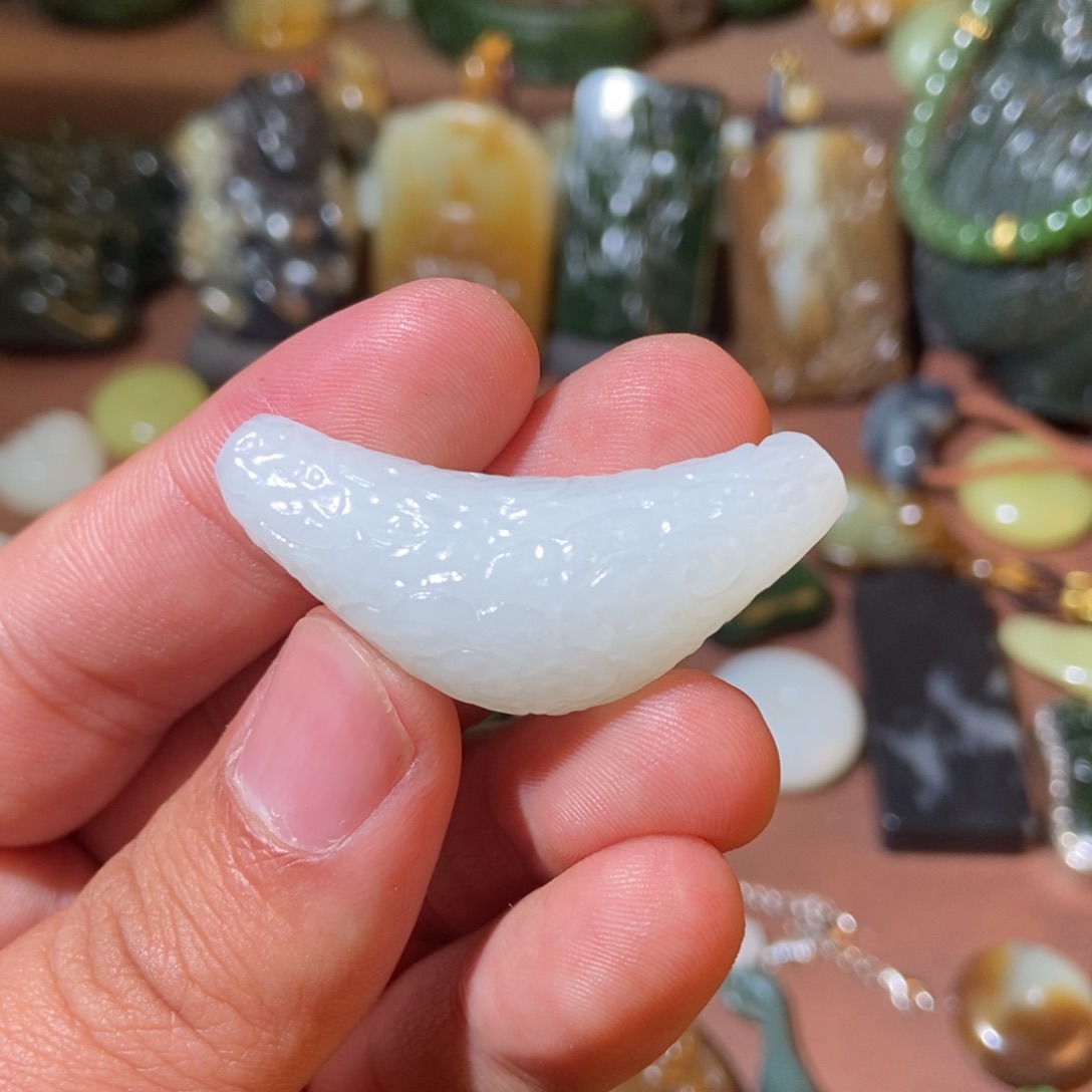 静***流和田玉未镶嵌挂件