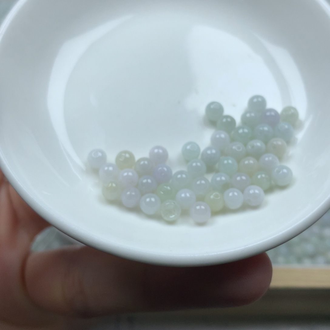翡翠颈饰未镶嵌卡4➕。40颗。单圈 