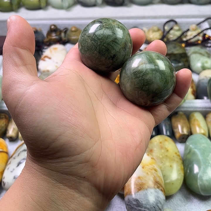 蛇纹石玉未镶嵌珠宝奇石