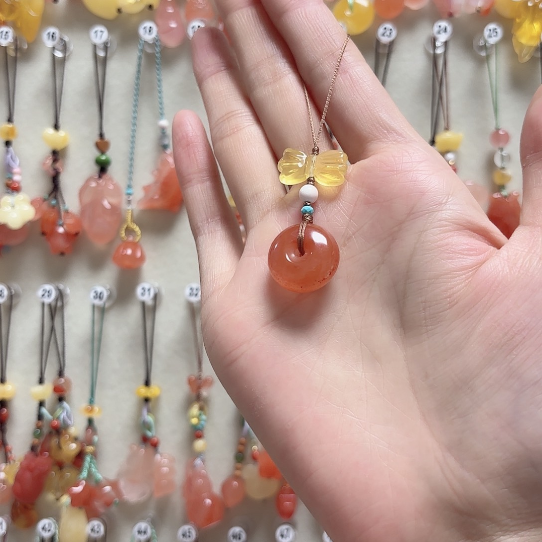 南红玛瑙未镶嵌吊坠(赠链)