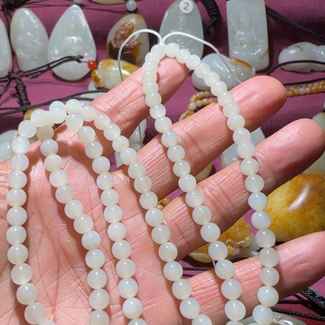 和田玉颈饰未镶嵌