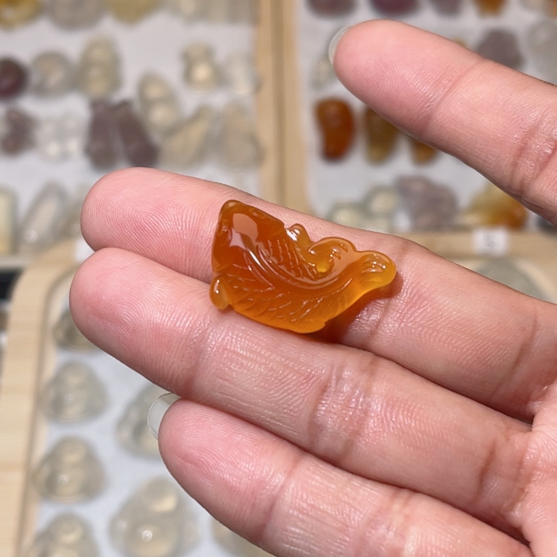 玛瑙/玉髓颈饰合金神*?