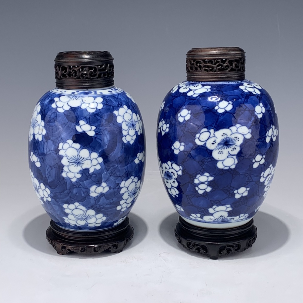 lot 12122 清康熙 青花冰梅纹罐一对