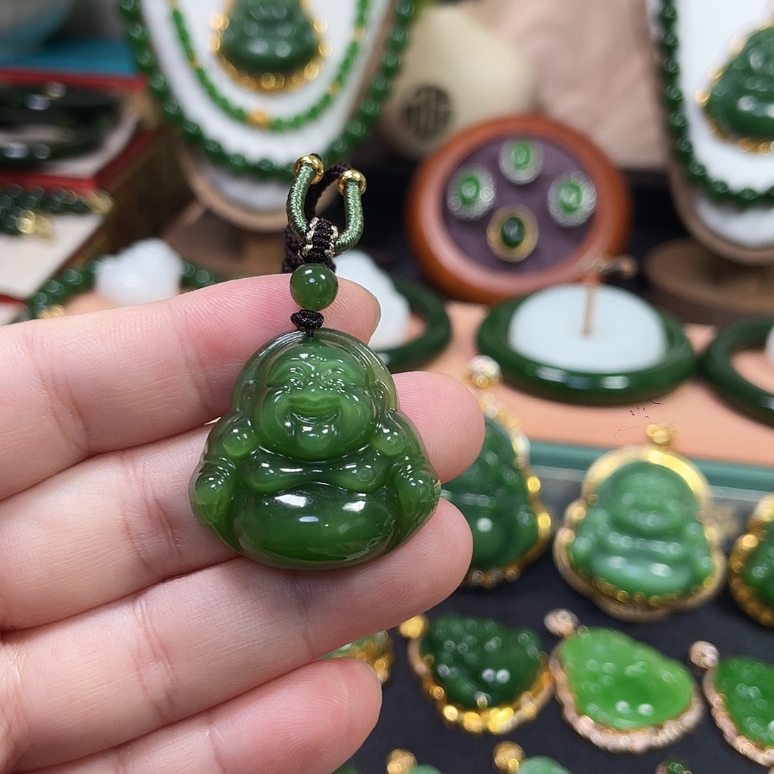 和田玉（碧玉）未镶嵌颈饰阳绿佛公30
