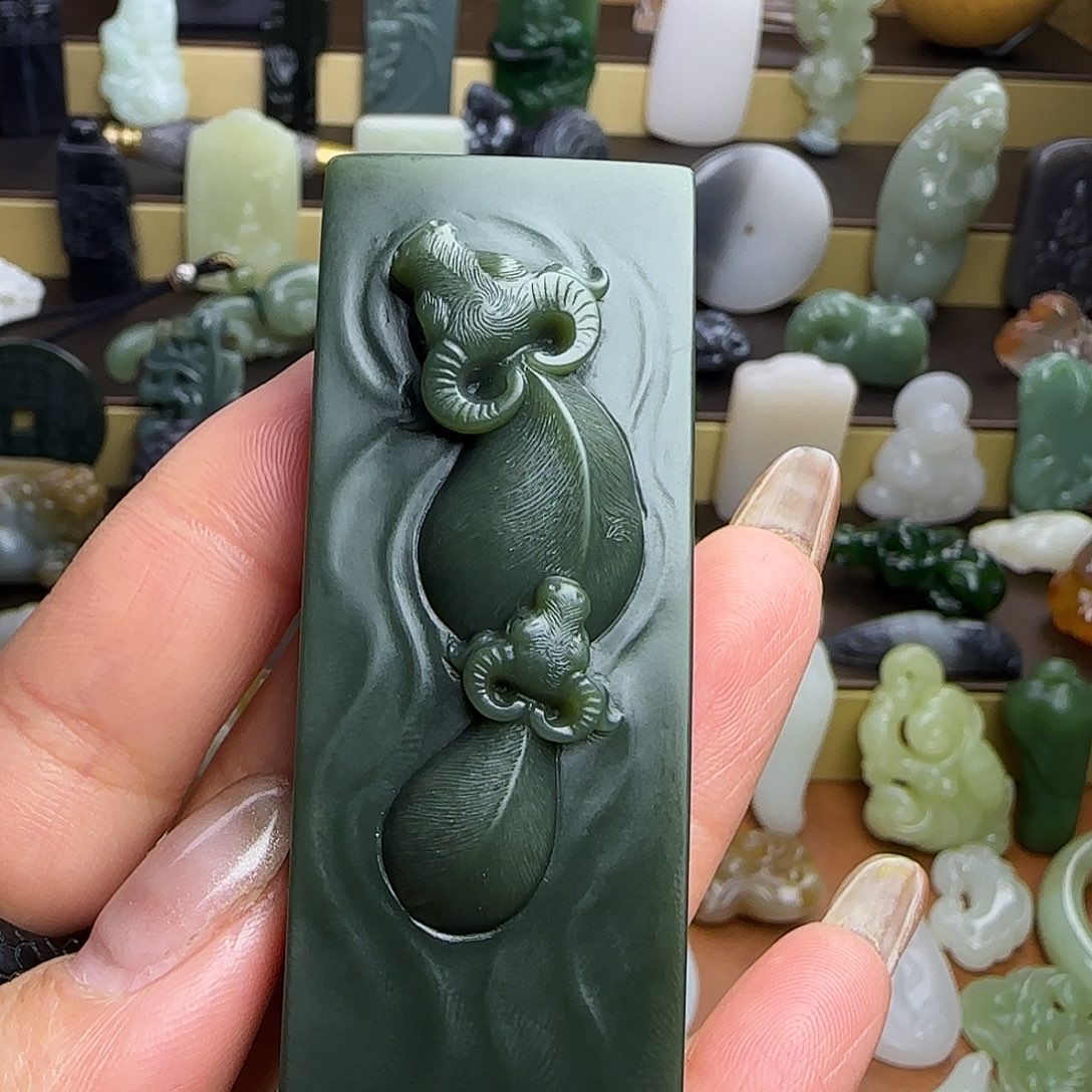 牢***命和田玉未镶嵌颈饰