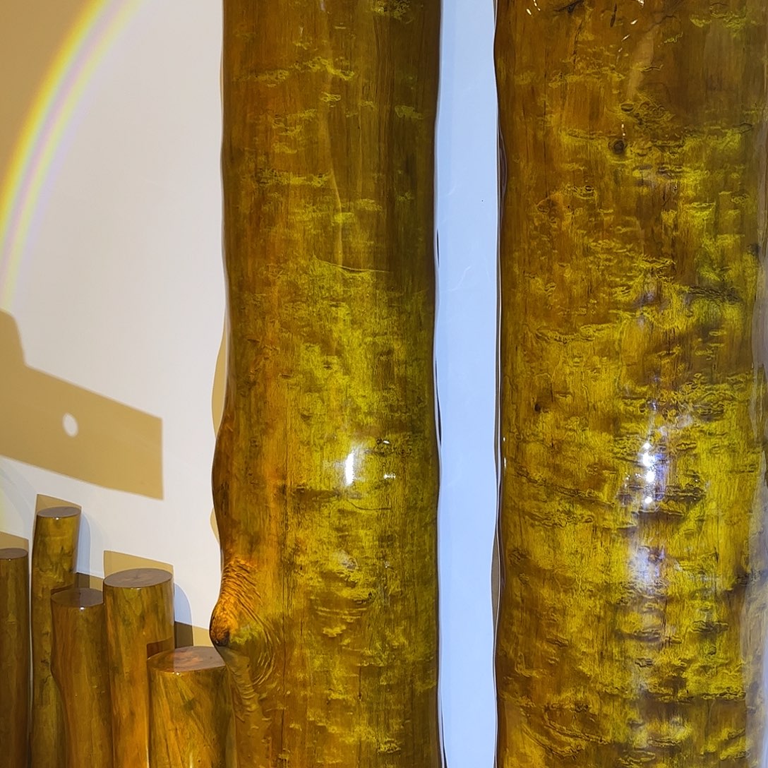 一对风水柱金丝楠