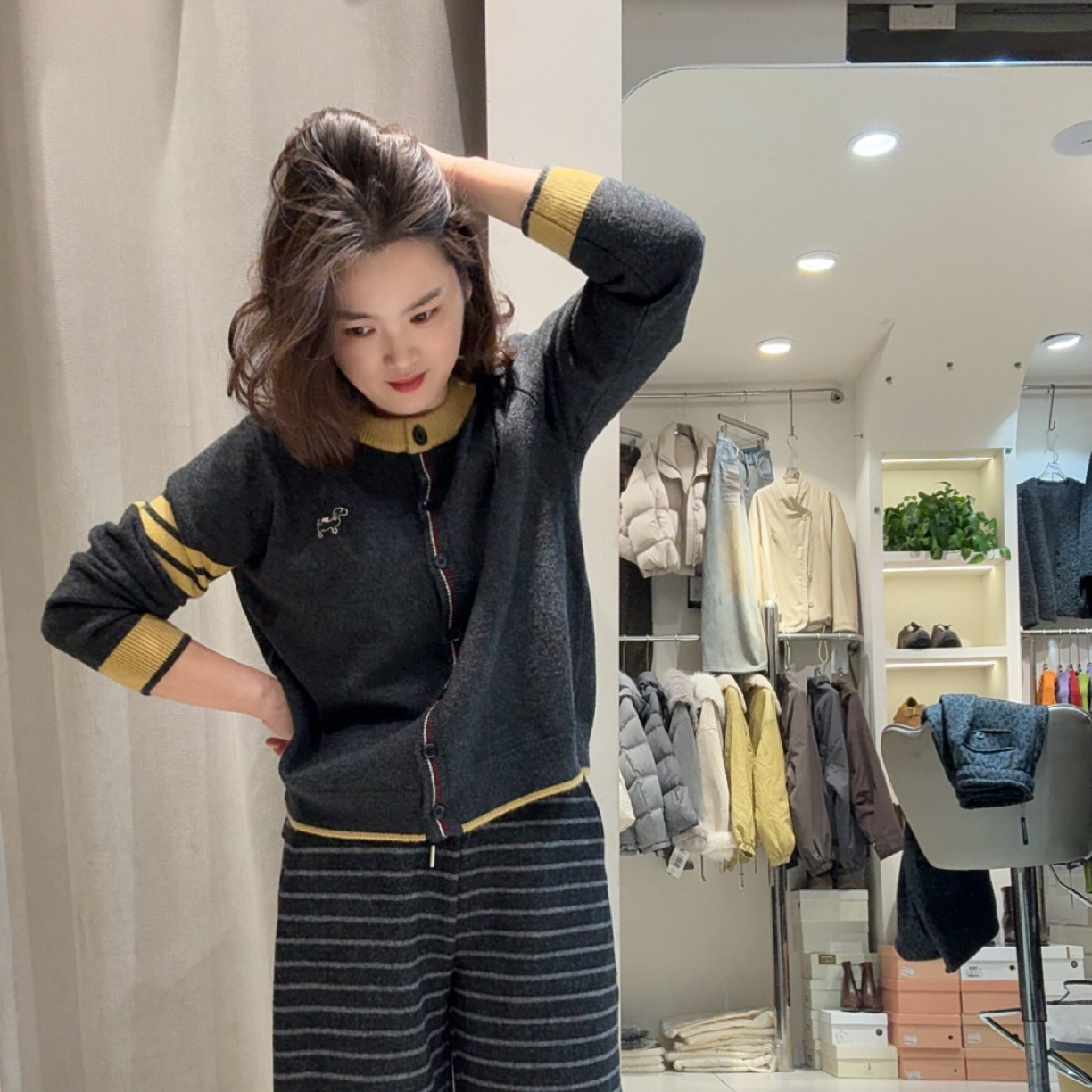 半边天家秋冬圆领撞色刺绣针织开衫女慵懒百搭毛衣