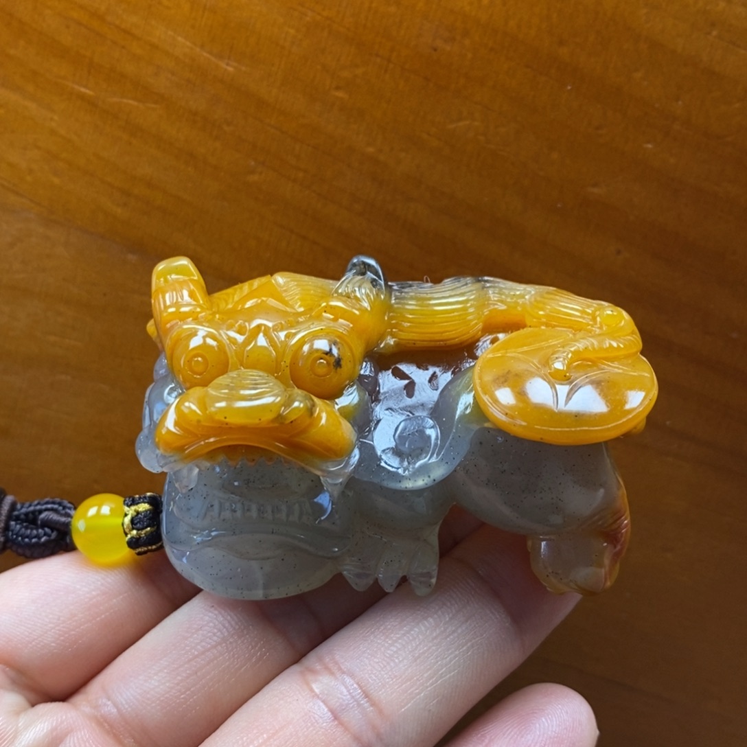 @***遇石英质玉（黄龙玉）未镶嵌颈饰