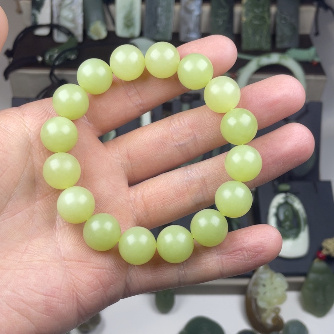 ****乐和田玉未镶嵌颈饰