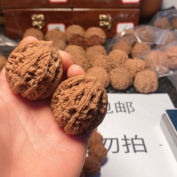 文玩核桃吊坠瞳涞水三虎头