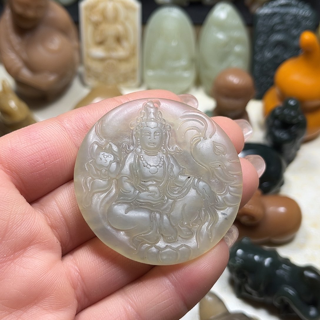 白玉菩提吊坠白玉菩提吊坠