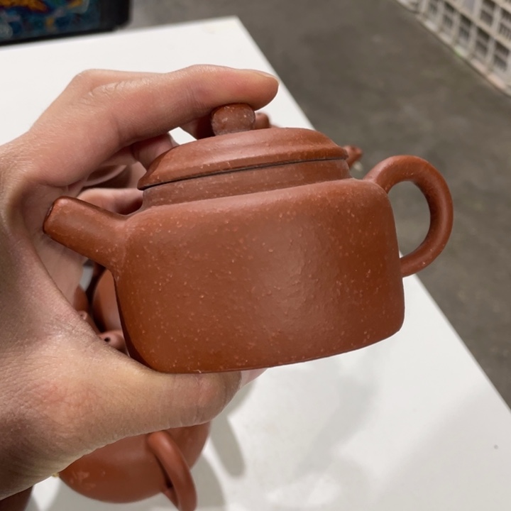 紫砂茶壶老厂紫砂壶一件。