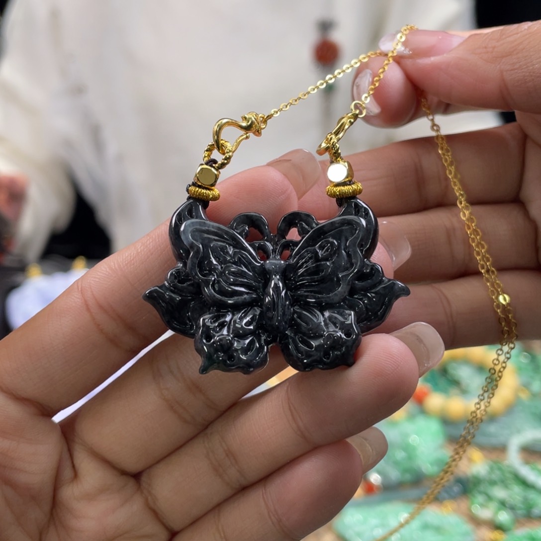 翡翠颈饰未镶嵌代编织