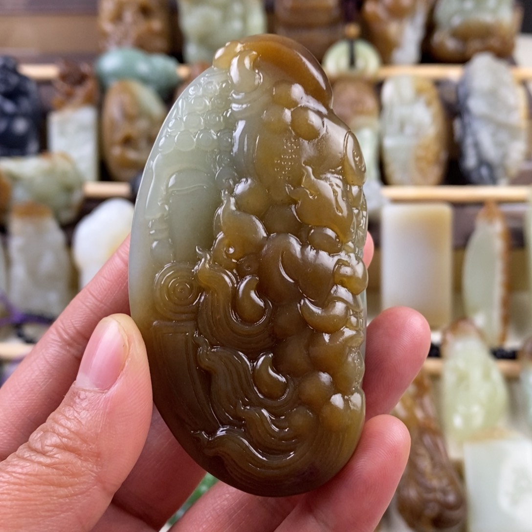 和田玉颈饰未镶嵌苦*啡