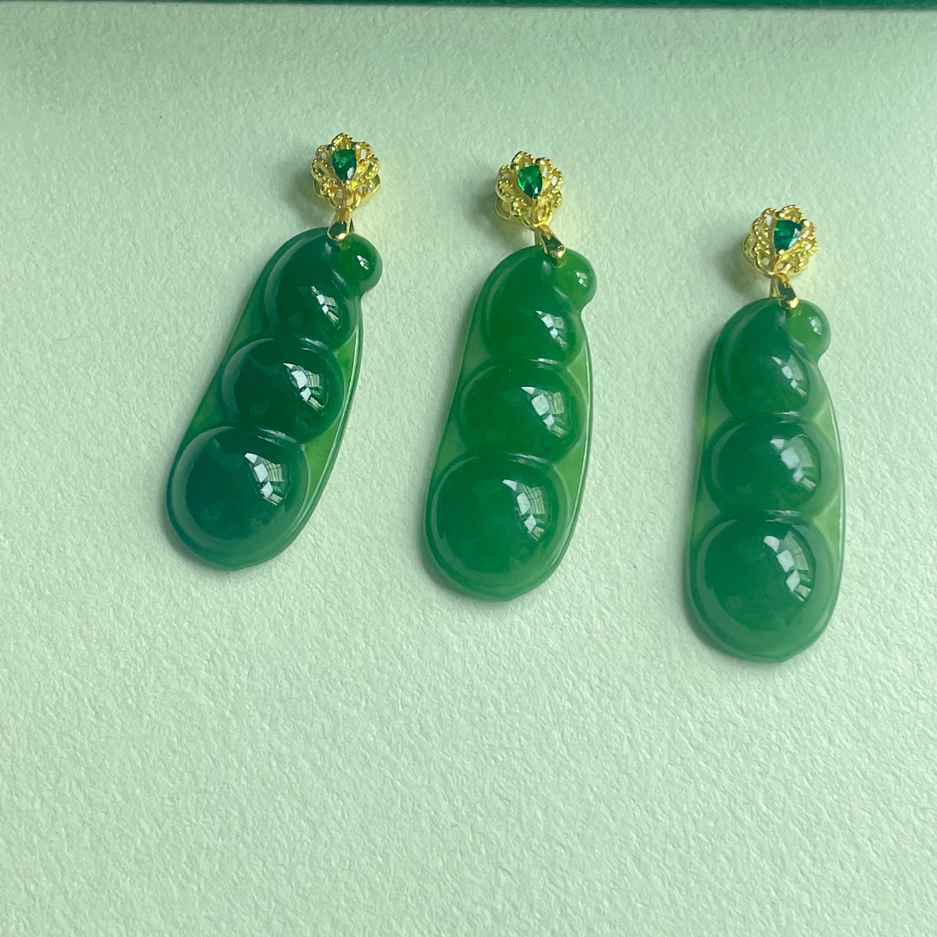 天然和田玉碧玉满绿福豆精雕气质吊坠四季豆尺寸30mm多发性发一件