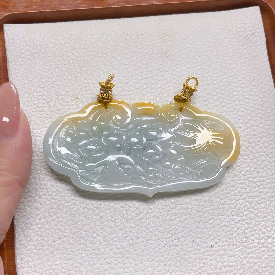 翡翠未镶嵌颈饰锁牌