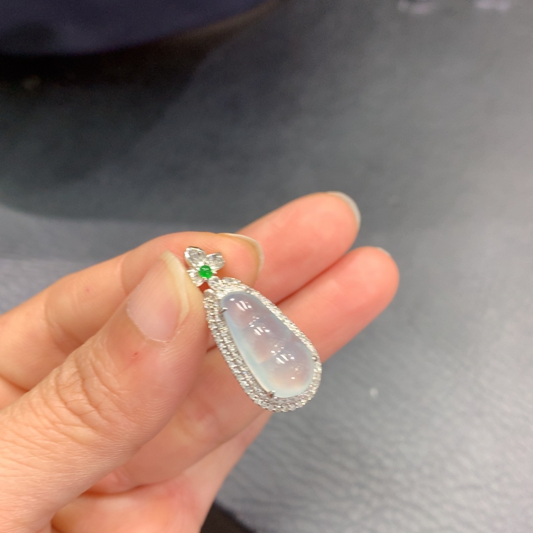翡翠18K金镶嵌吊坠(不含链)
