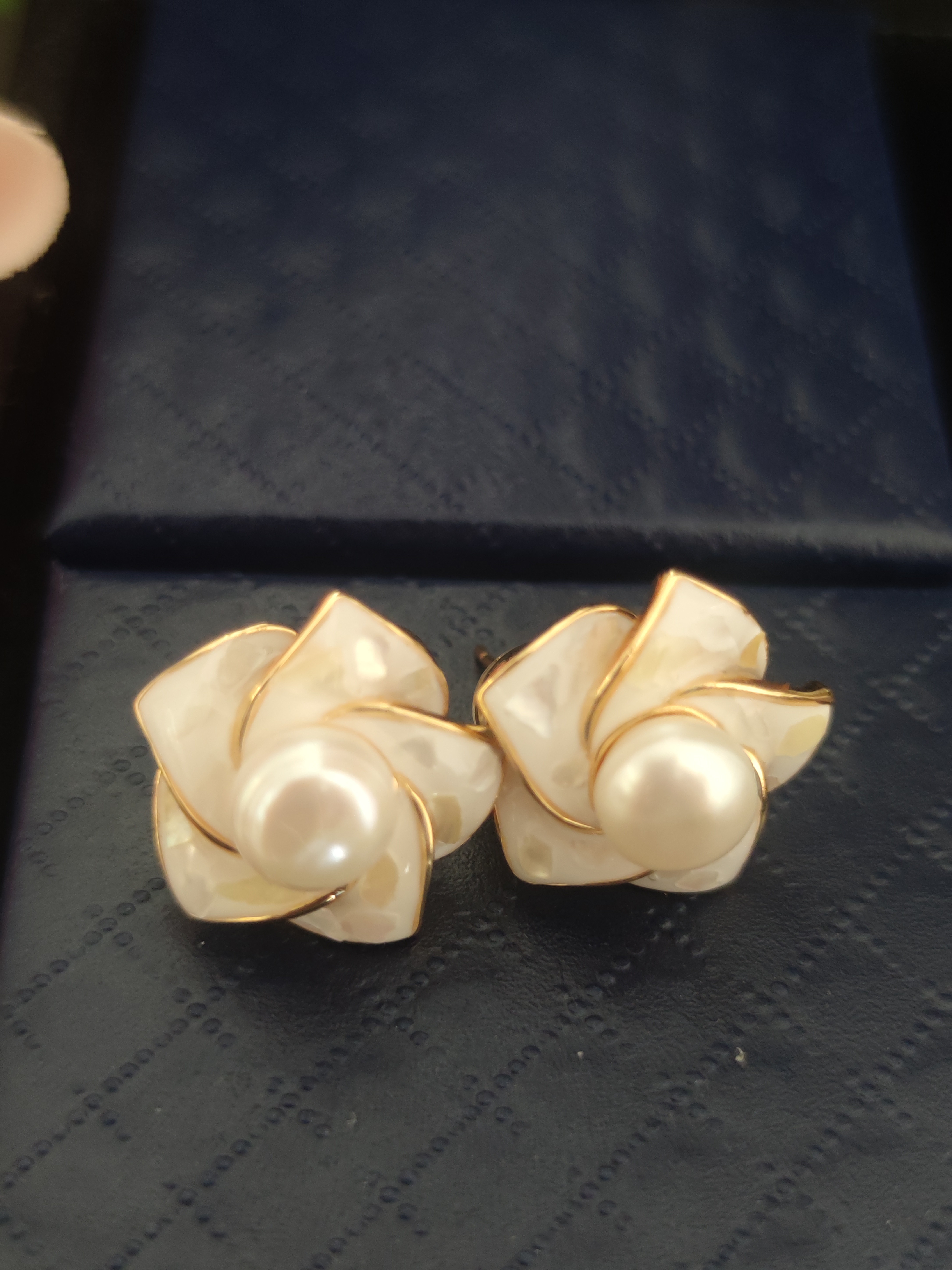 铜合金珐琅耳饰 法式白色设计感时尚小香风简约百搭耳饰温柔气质