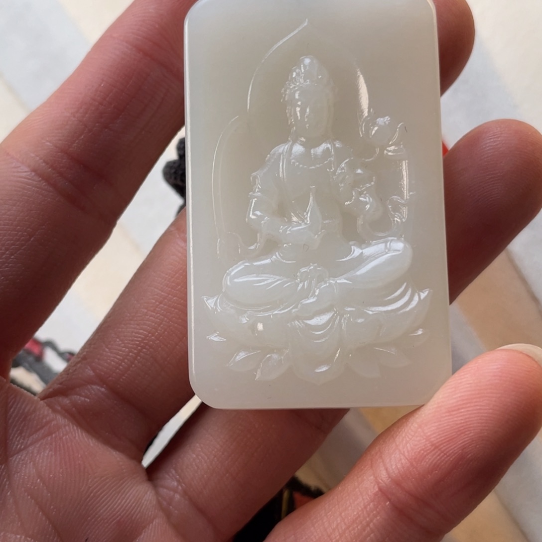 和田玉吊坠(不含链)未镶嵌白玉观音牌