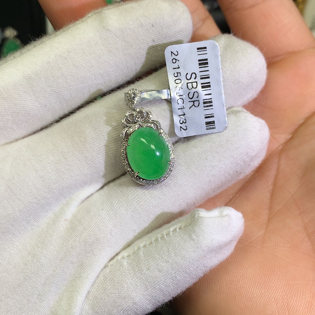 翡翠颈饰18K金镶嵌一