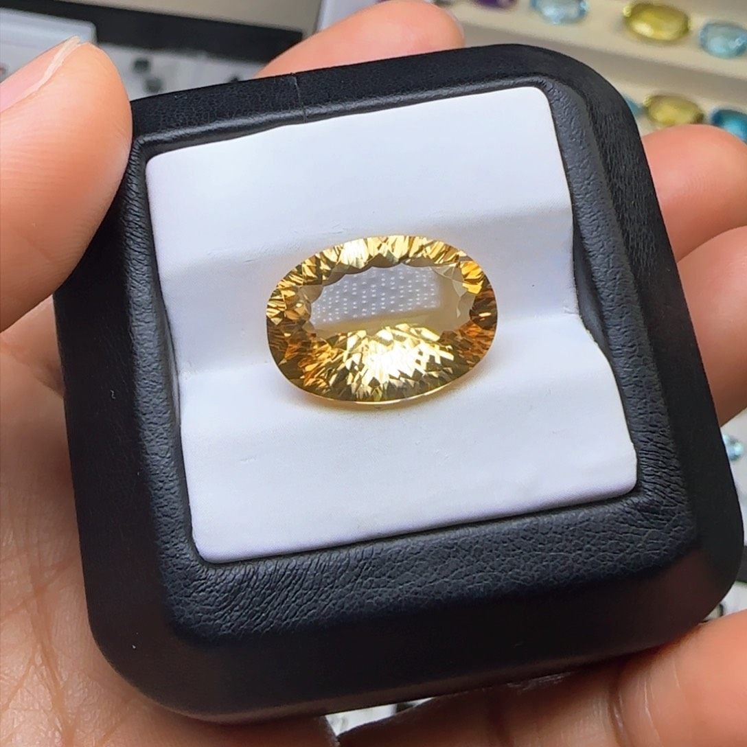 黄晶珠宝半成品未镶嵌天然无优化10.59克拉