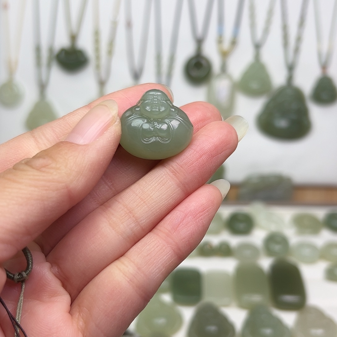 安****和田玉未镶嵌颈饰