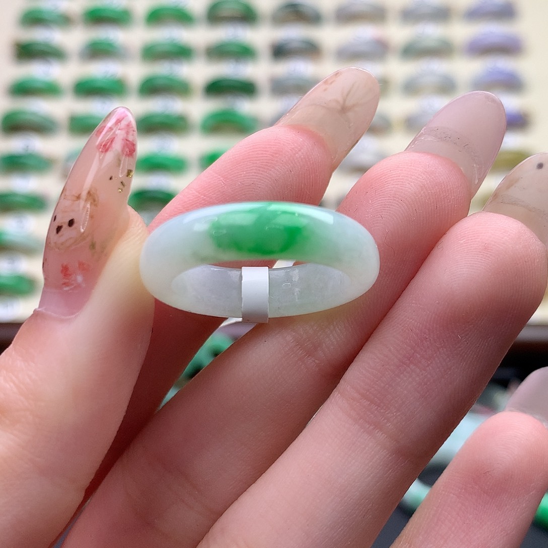 翡翠未镶嵌戒指港16