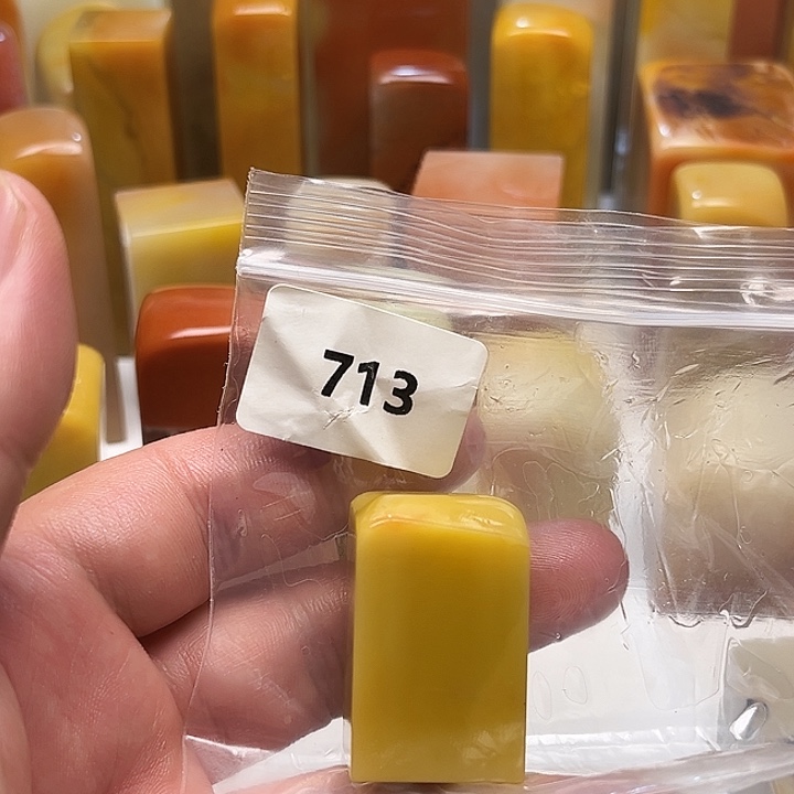 大****老挝石老挝石北部黄