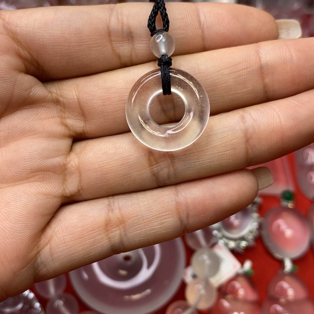 石英质玉未镶嵌吊坠