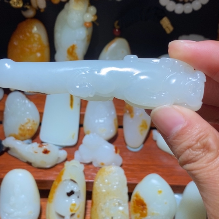 力***哥和田玉未镶嵌颈饰