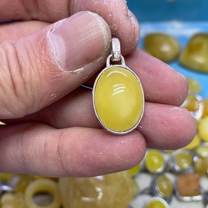 蜜蜡裸石银S925镶嵌吊坠