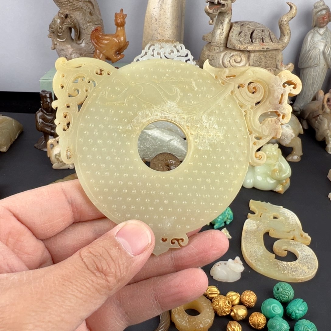 和田玉挂件未镶嵌好**荐