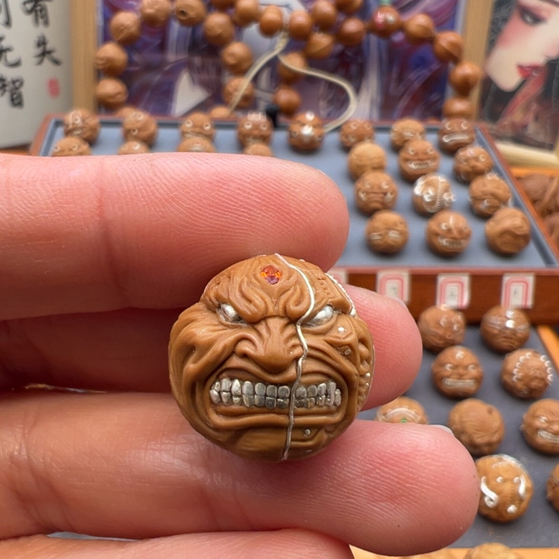 吊坠猴头核桃机甲恶僧
