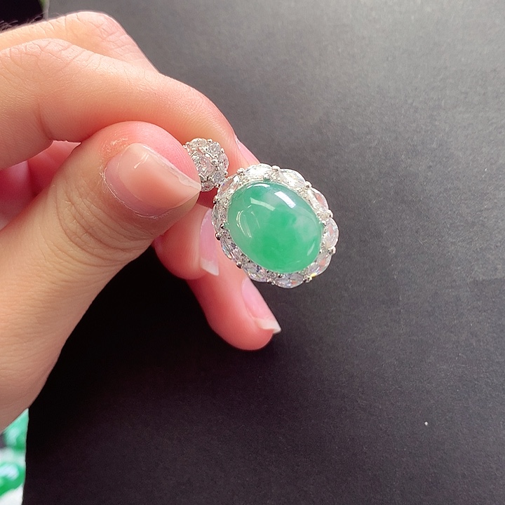 颈饰未镶嵌石英质玉S****?