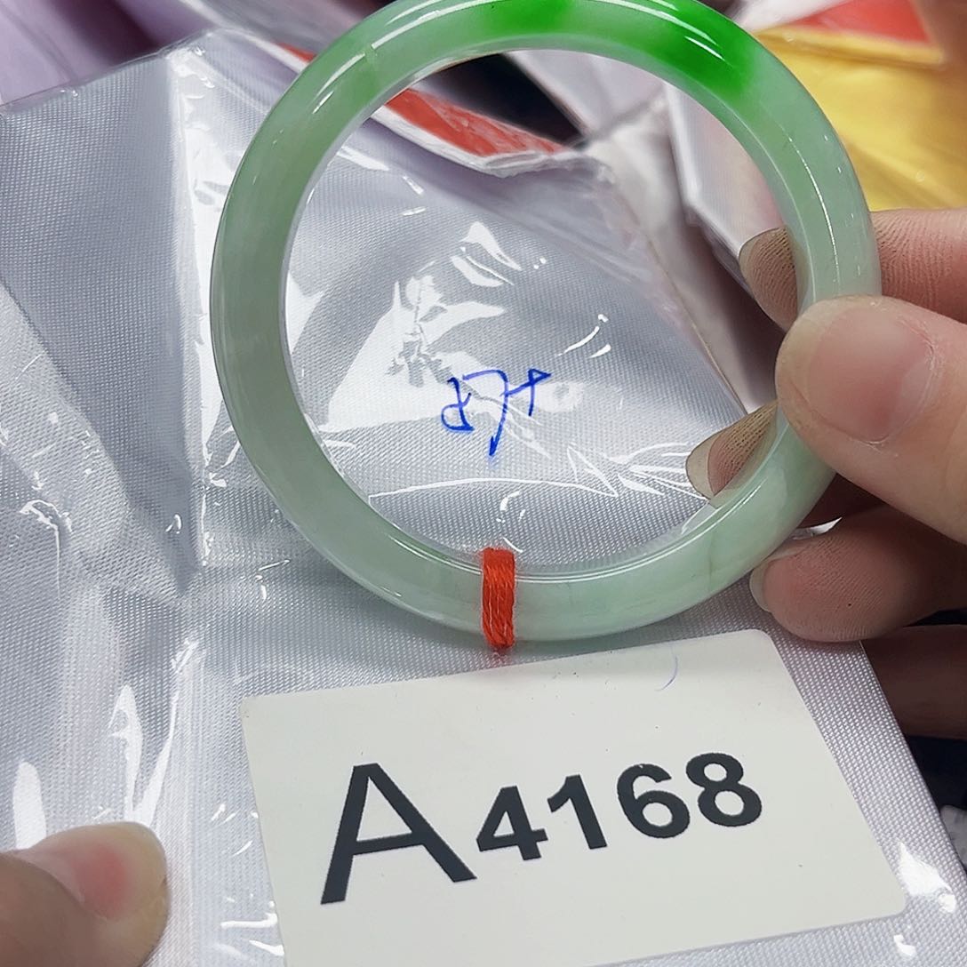 翡翠手镯未镶嵌手镯